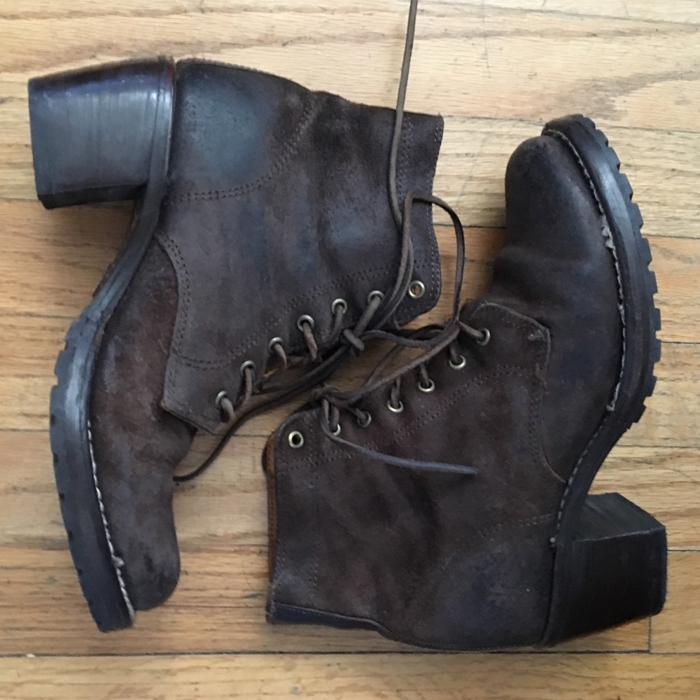 FRYE Sabrina 6G Lace Up Dark Brown Suede Boots